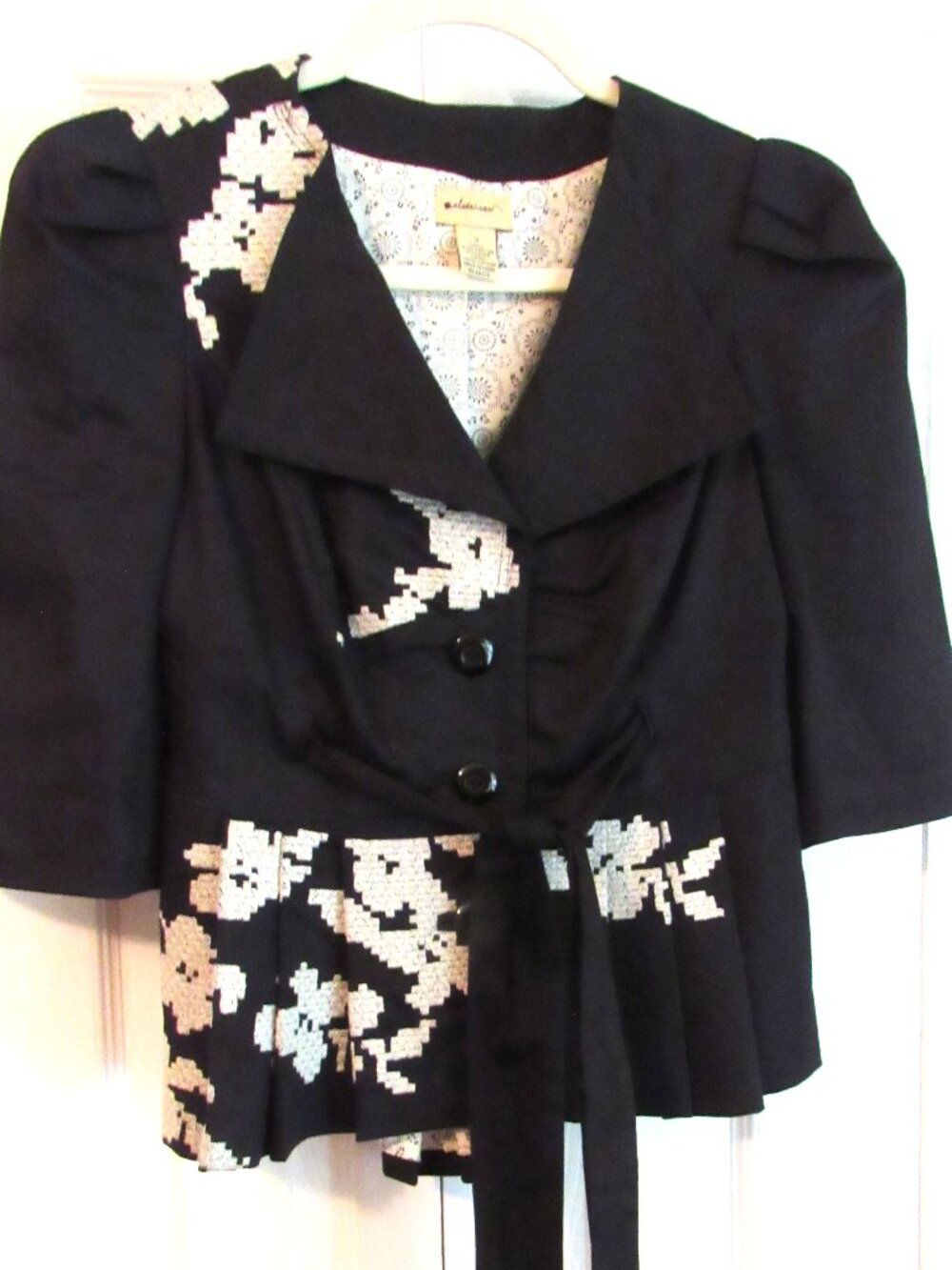 elevenses BLACK AND BEIGE JACKET SZ 2
